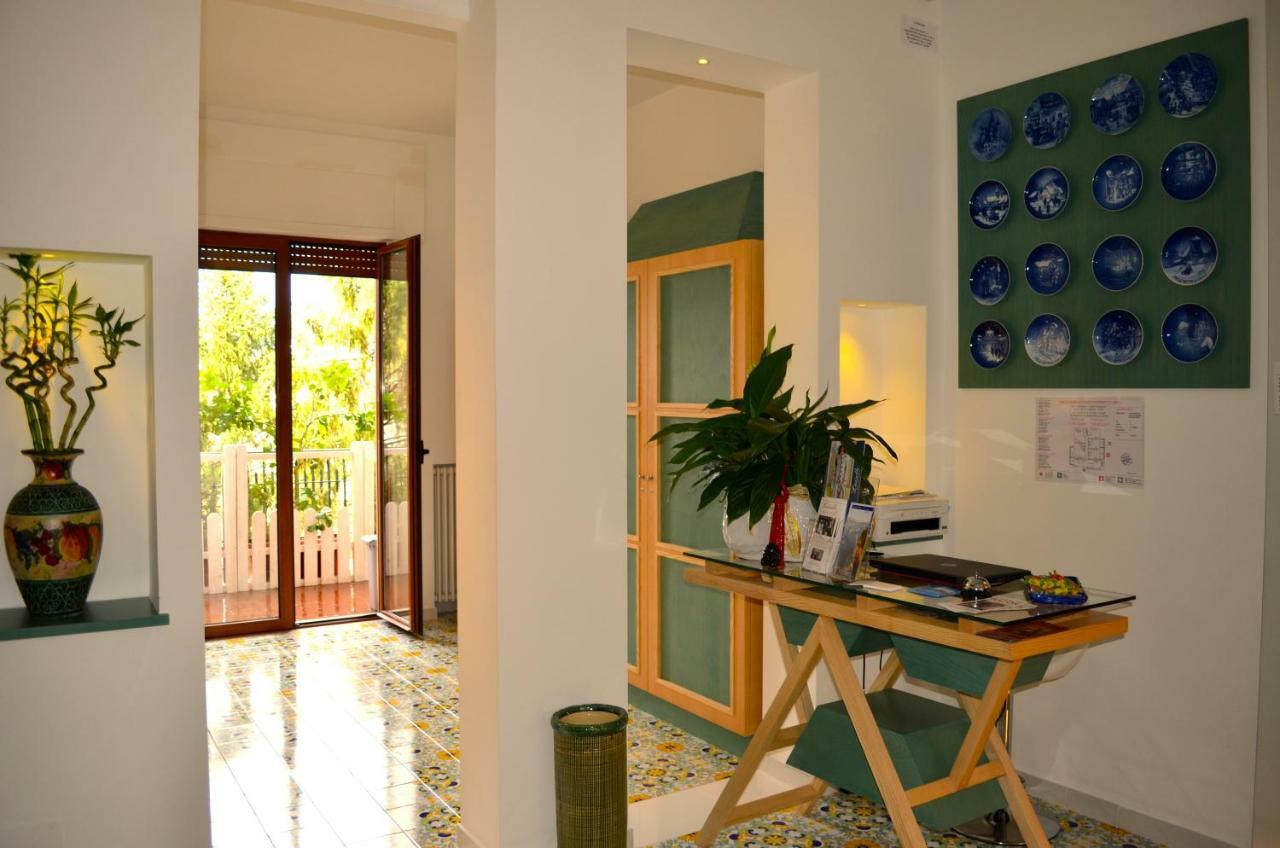 Luiselle Charming Accommodation Sorrento City Center Luaran gambar