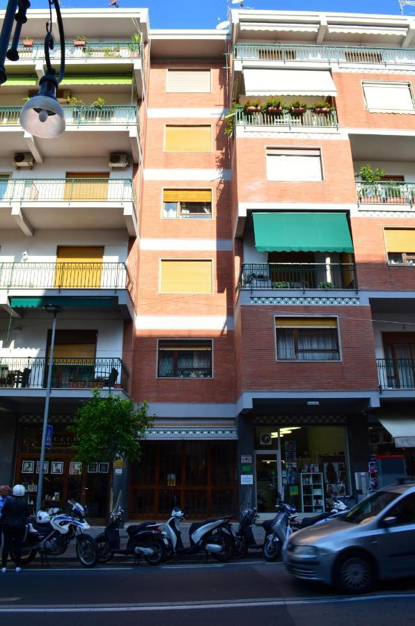 Luiselle Charming Accommodation Sorrento City Center Luaran gambar